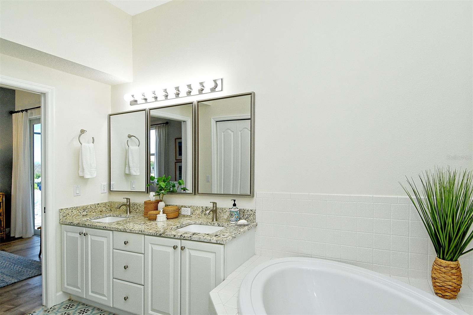 Image 40 of 86 For 4563 Samoset Drive