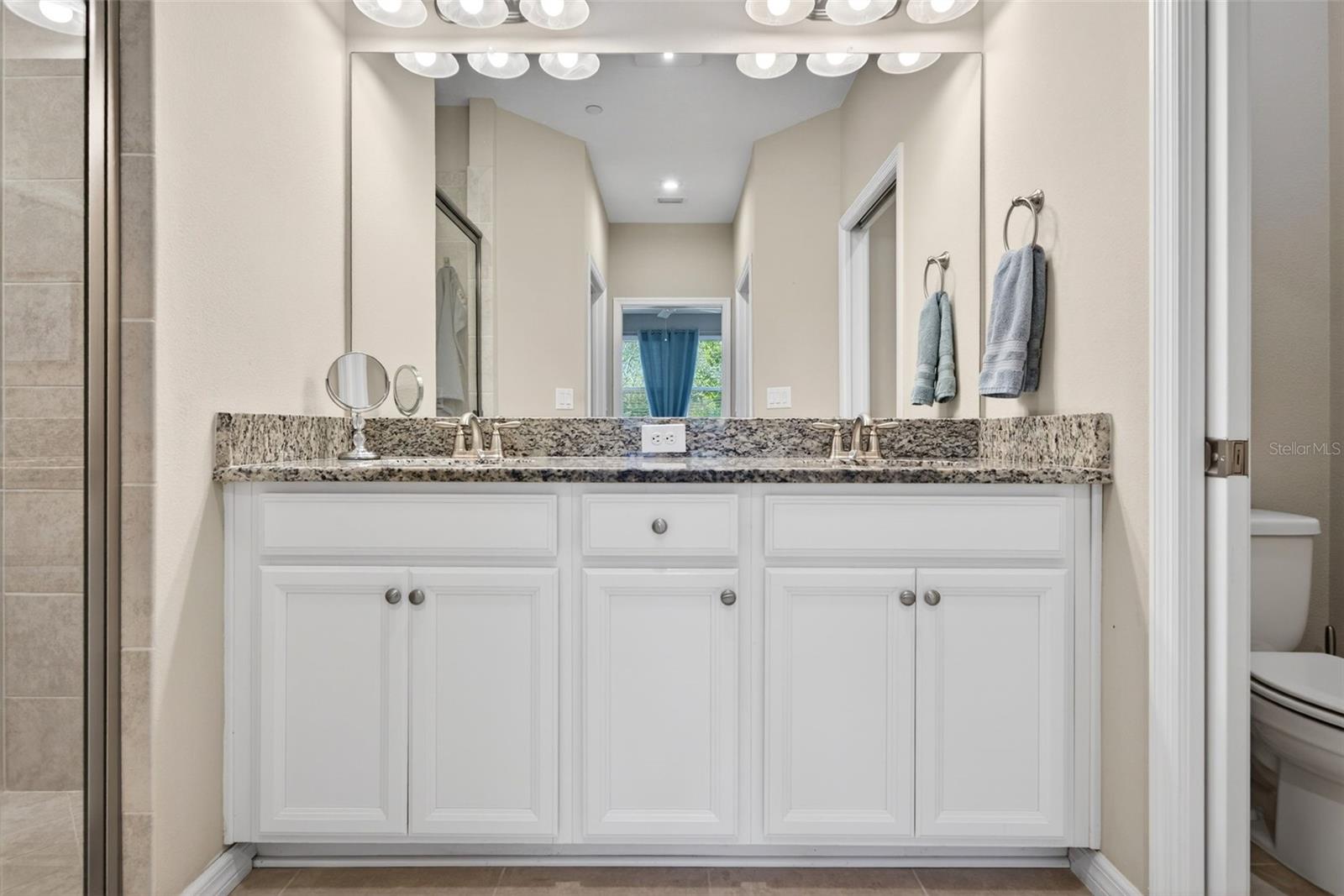 Image 30 of 81 For 13822 Messina Loop 103