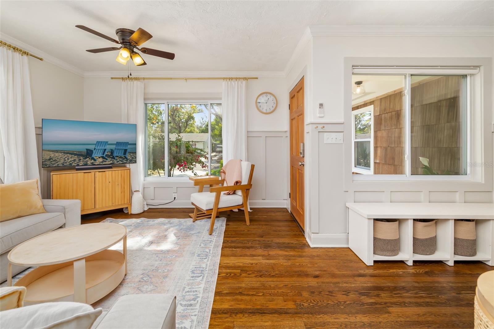 Image 11 of 56 For 2502 15th Avenue W