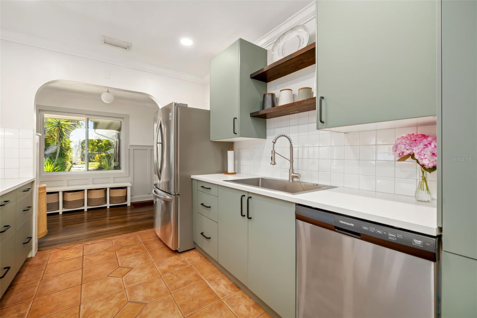 Image 17 of 56 For 2502 15th Avenue W