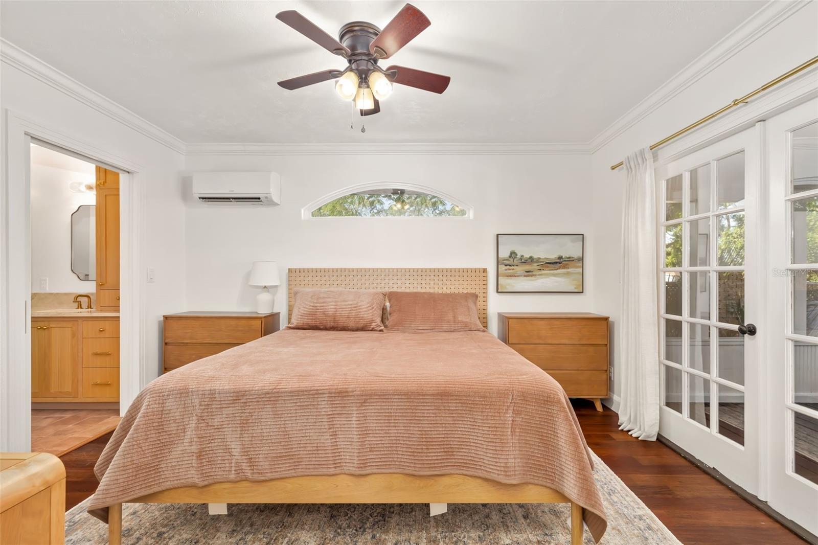 Image 18 of 56 For 2502 15th Avenue W