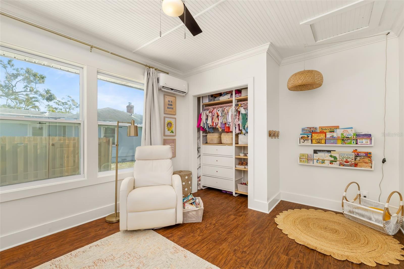 Image 27 of 56 For 2502 15th Avenue W