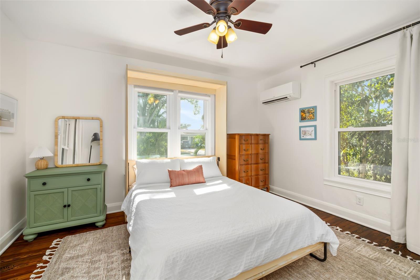 Image 28 of 56 For 2502 15th Avenue W