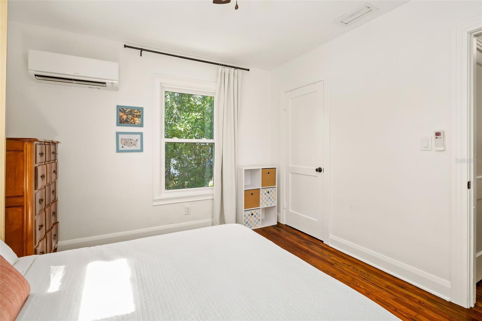 Image 29 of 56 For 2502 15th Avenue W