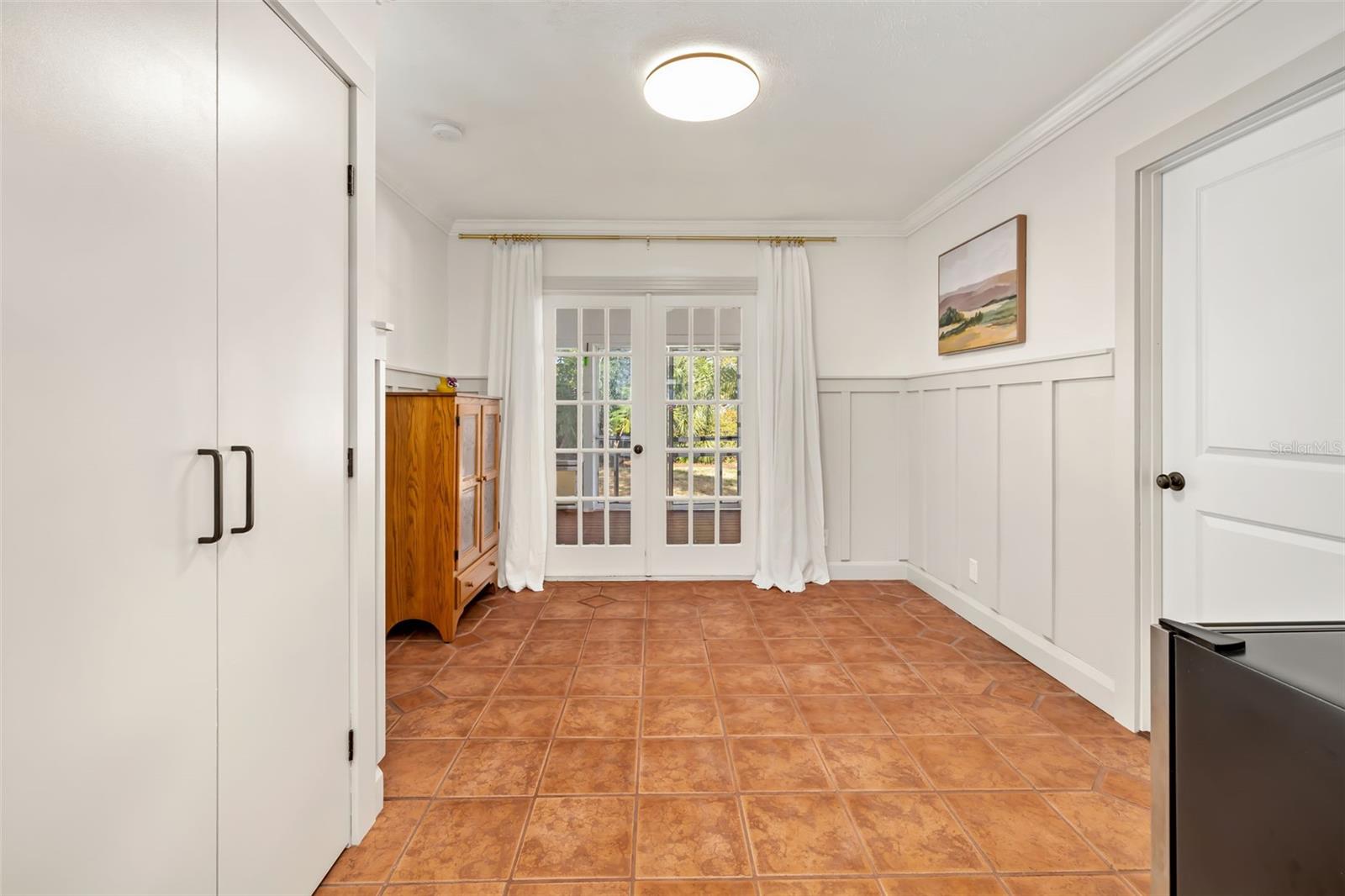 Image 32 of 56 For 2502 15th Avenue W