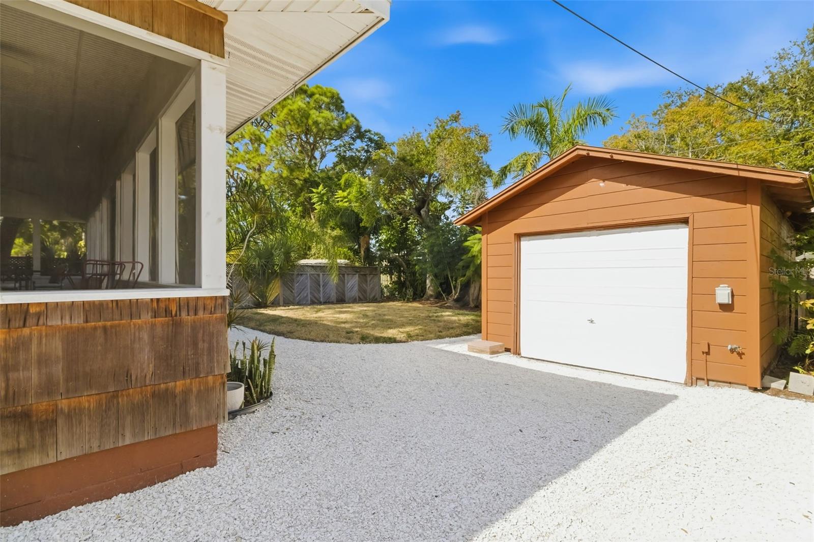 Image 41 of 56 For 2502 15th Avenue W