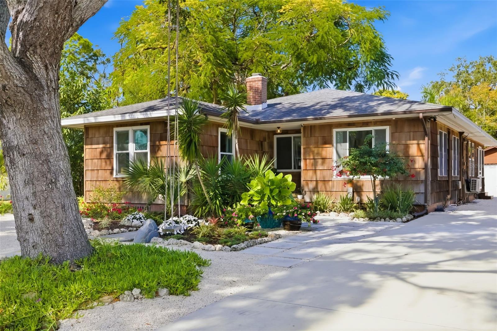 Image 5 of 56 For 2502 15th Avenue W