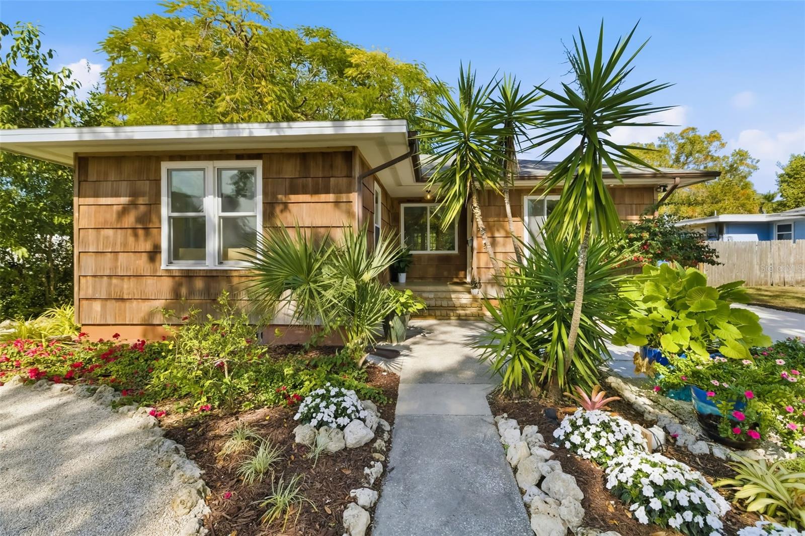 Image 6 of 56 For 2502 15th Avenue W