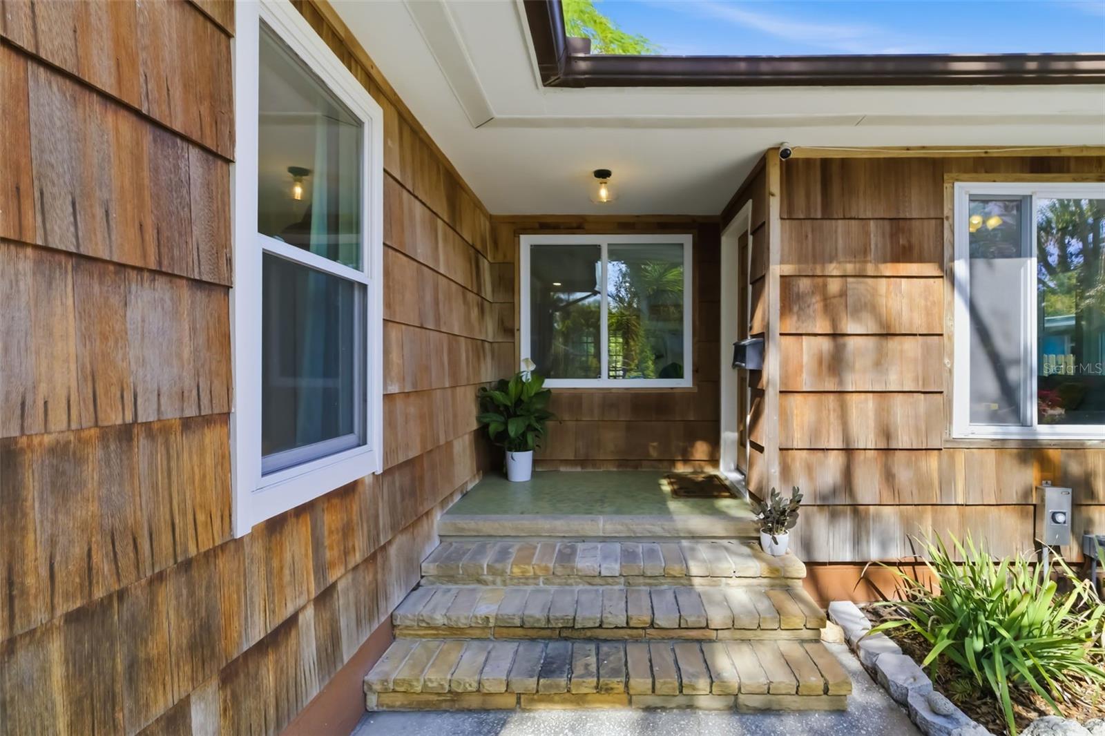 Image 7 of 56 For 2502 15th Avenue W