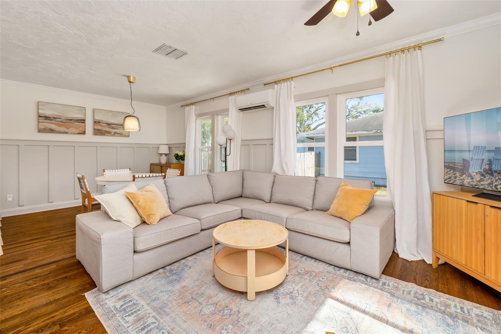 Image 8 of 56 For 2502 15th Avenue W