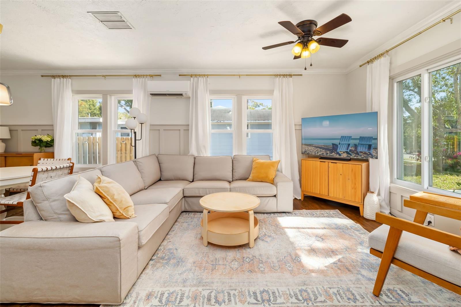 Image 9 of 56 For 2502 15th Avenue W