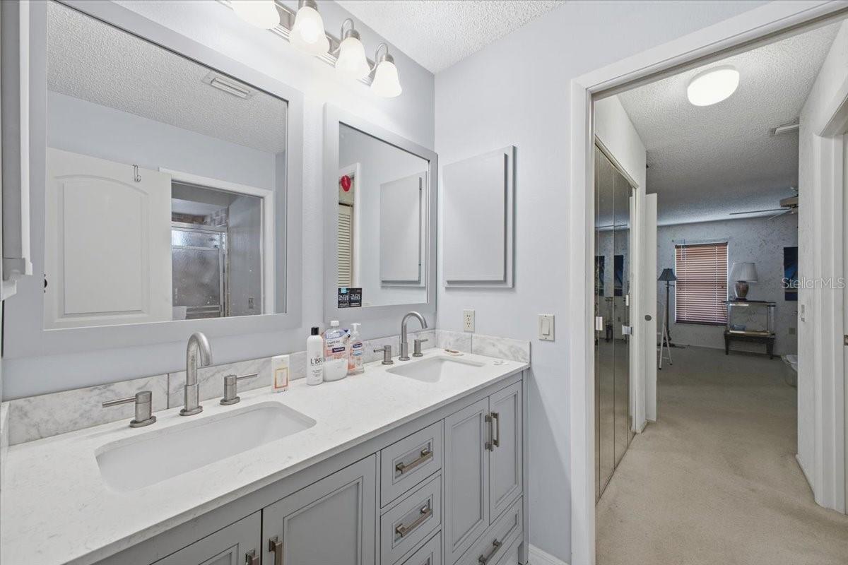 Image 4 of 25 For 5518 Garden Lakes Oak  0