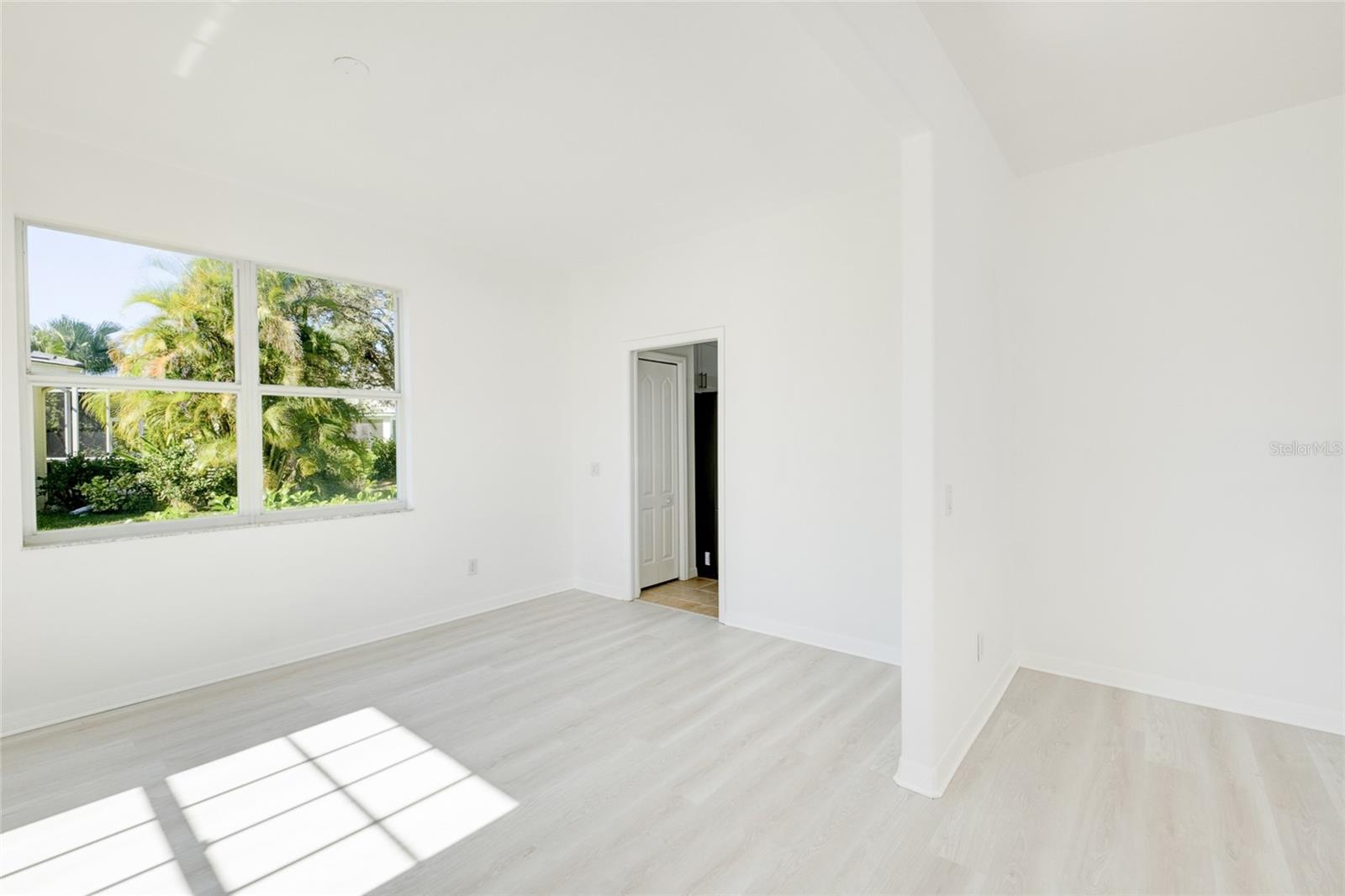 Image 15 of 43 For 5121 Glade Fern Court