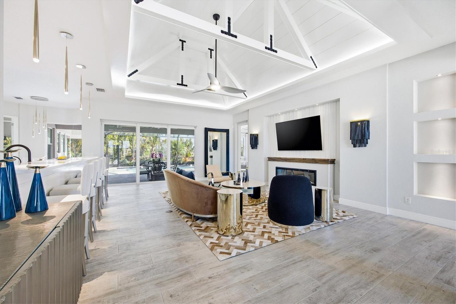 Image 20 of 70 For 3467 Compound Court