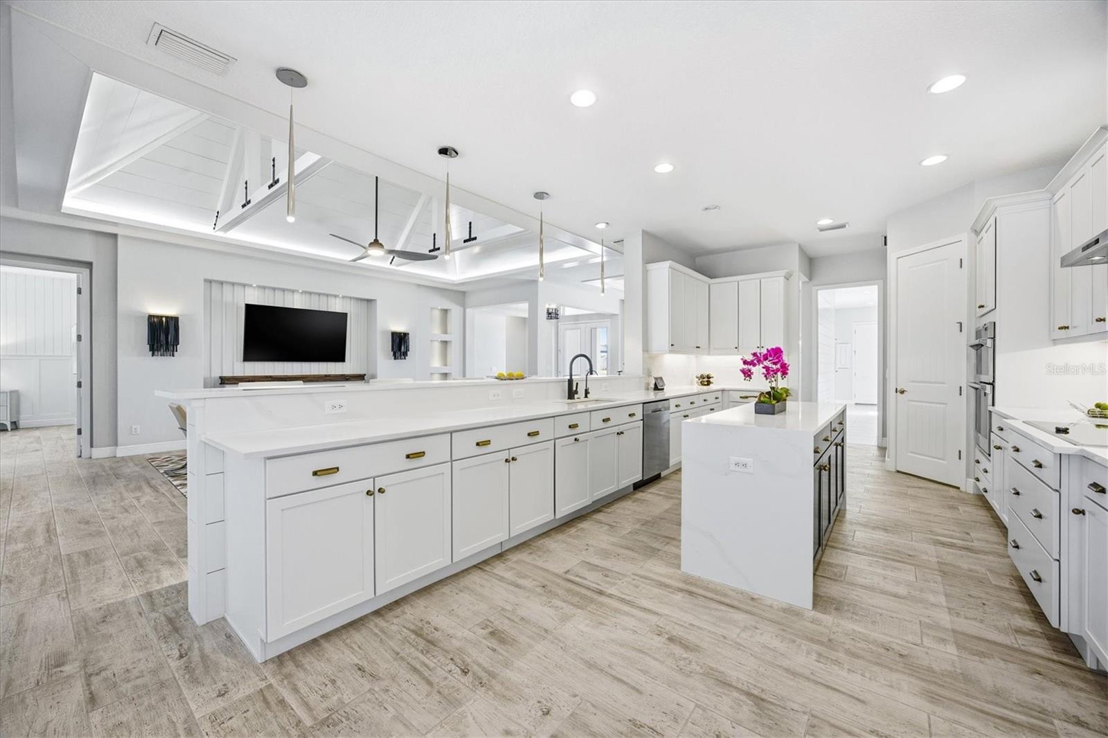 Image 26 of 70 For 3467 Compound Court