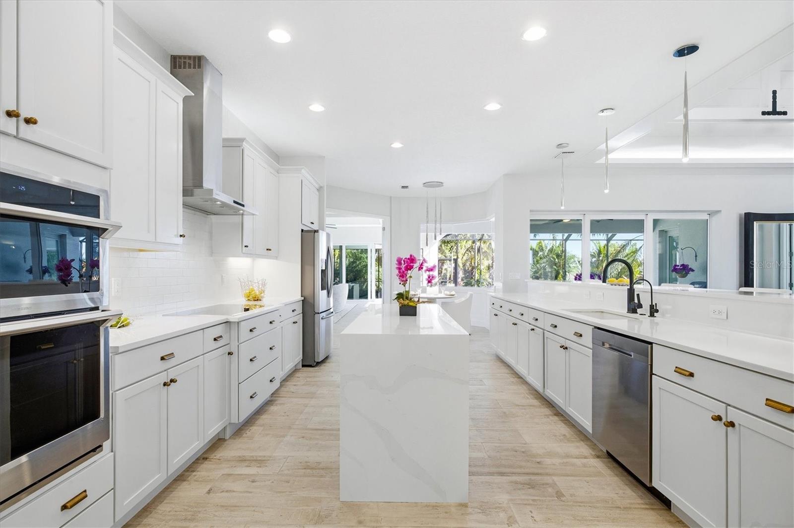 Image 28 of 70 For 3467 Compound Court