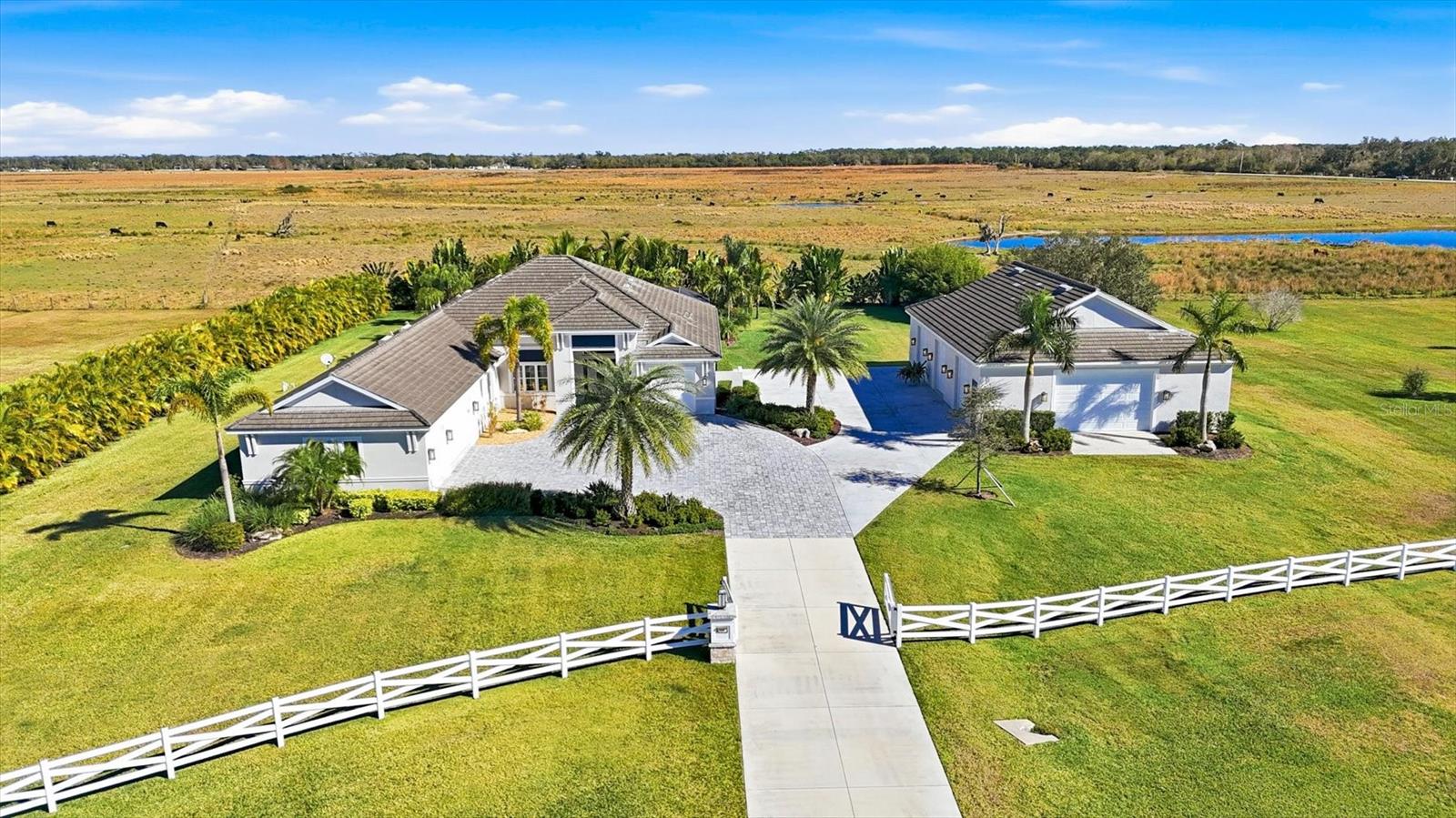 Image 3 of 70 For 3467 Compound Court