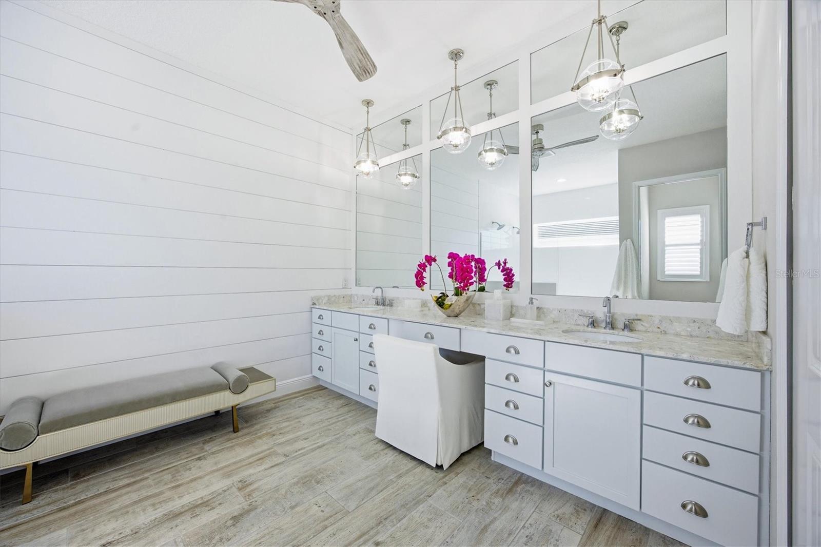 Image 34 of 70 For 3467 Compound Court