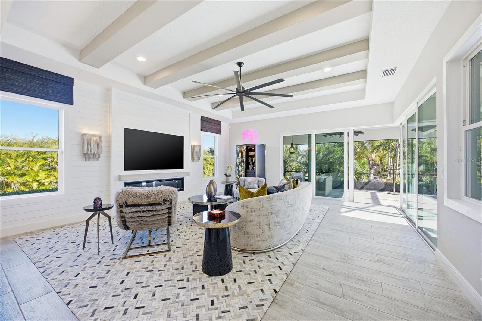 Image 45 of 70 For 3467 Compound Court