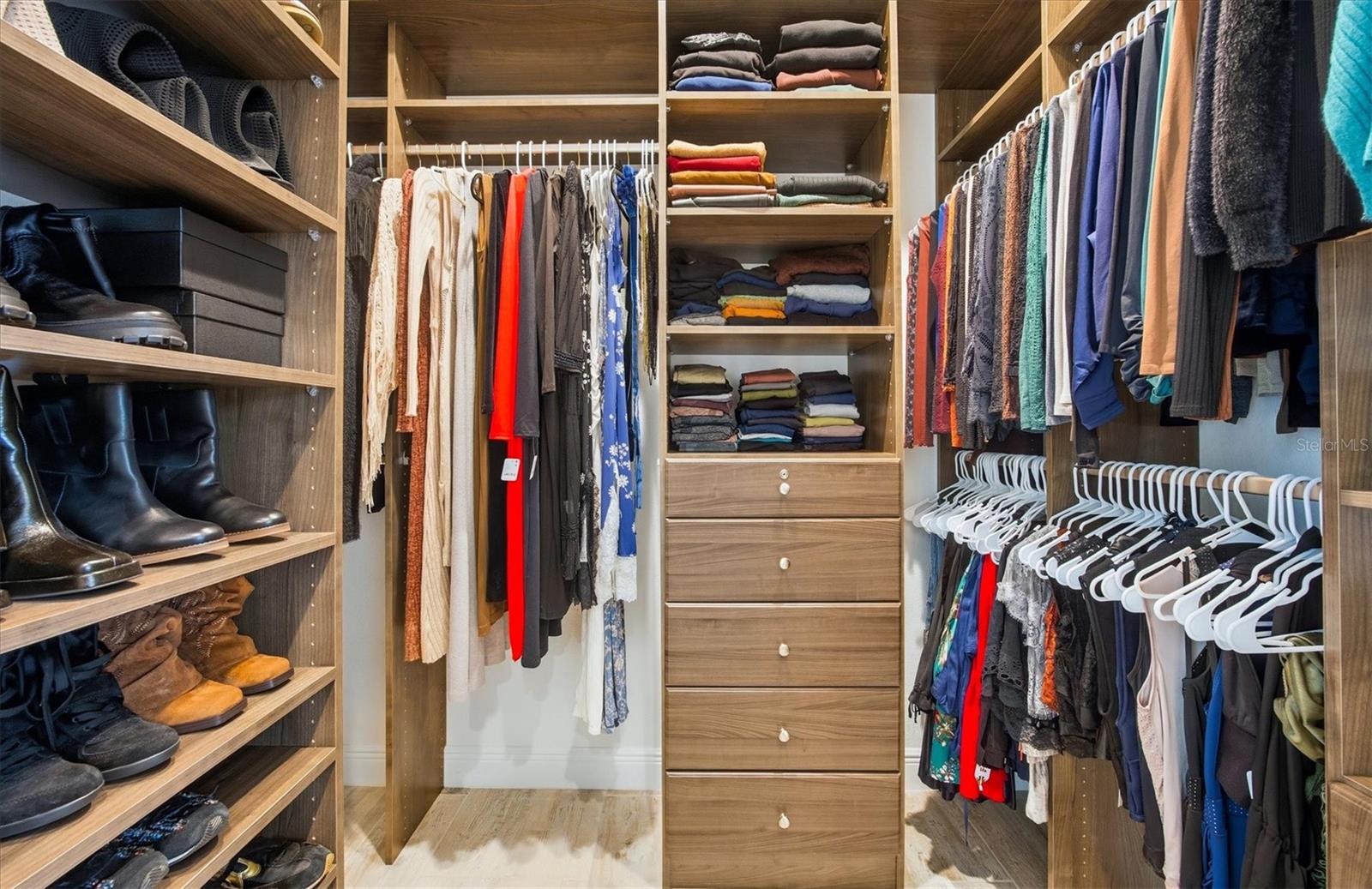 Image 67 of 70 For 3467 Compound Court