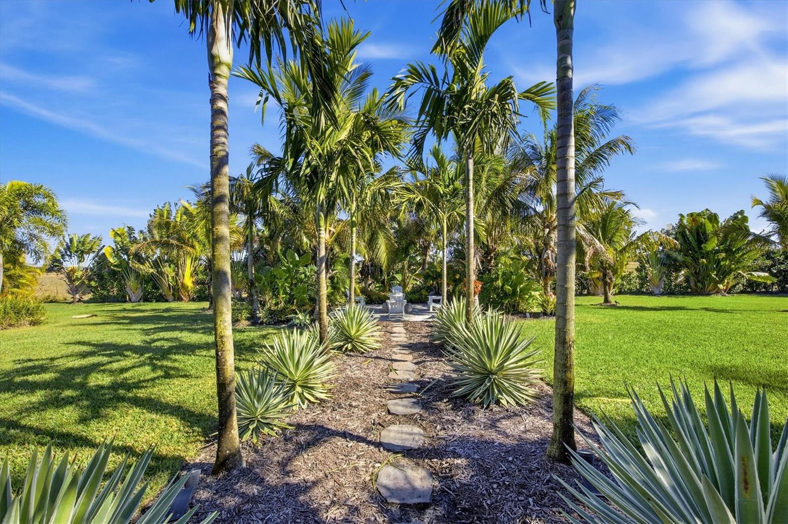 Image 8 of 70 For 3467 Compound Court