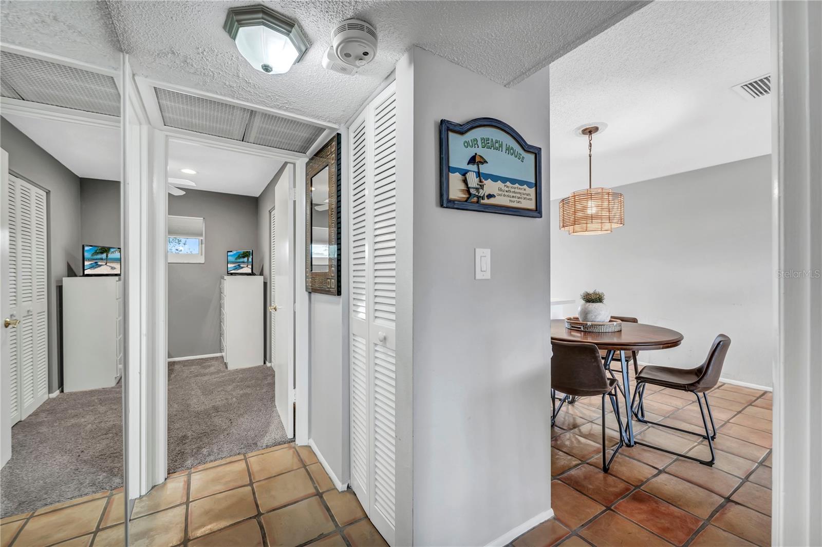 Listing photo id 8 for 915 Beach Road 216