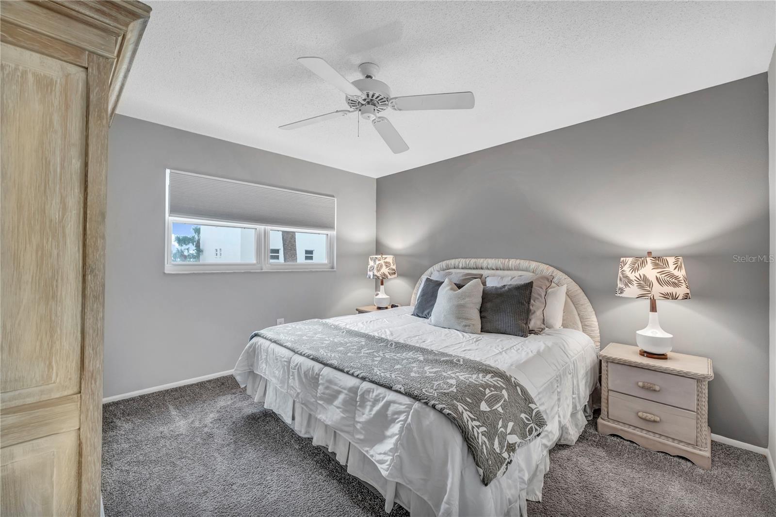 Listing photo id 13 for 915 Beach Road 216