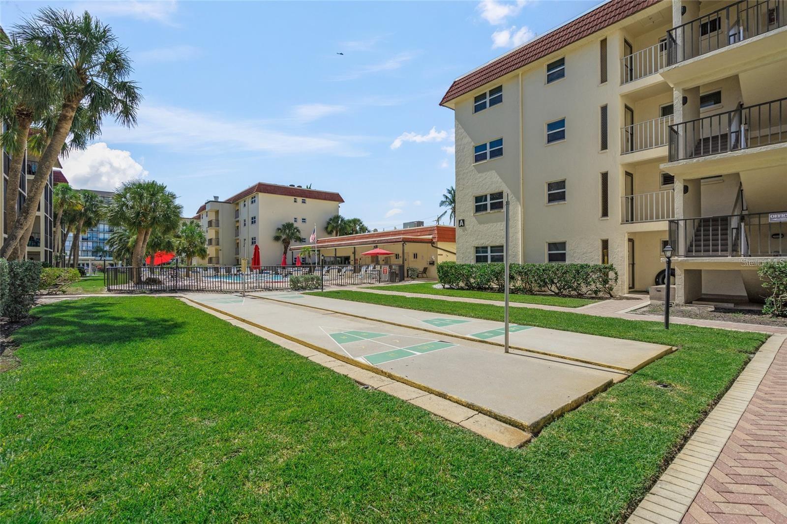 Listing photo id 26 for 915 Beach Road 216