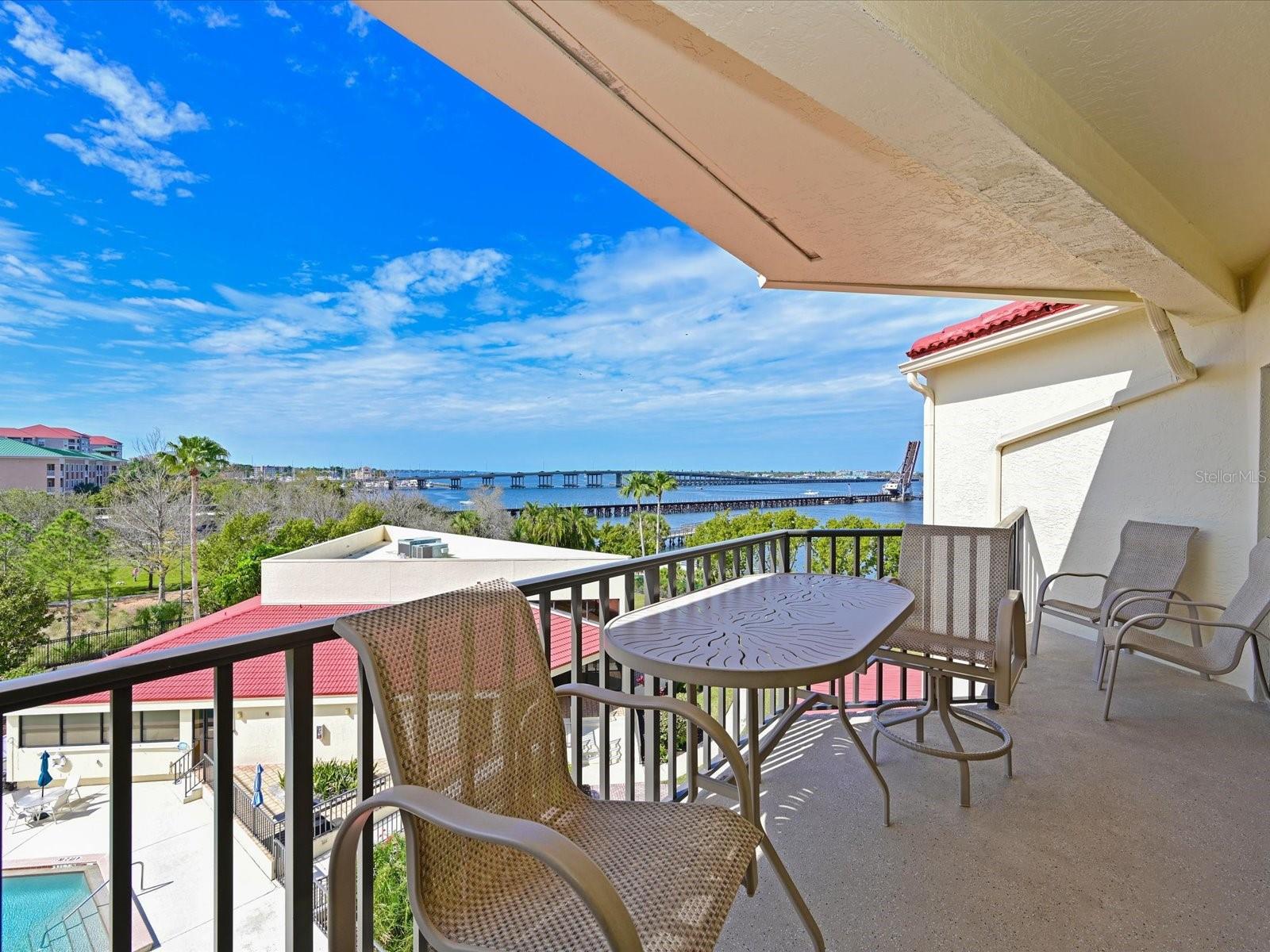 Image 20 of 28 For 204 3rd Street W 405