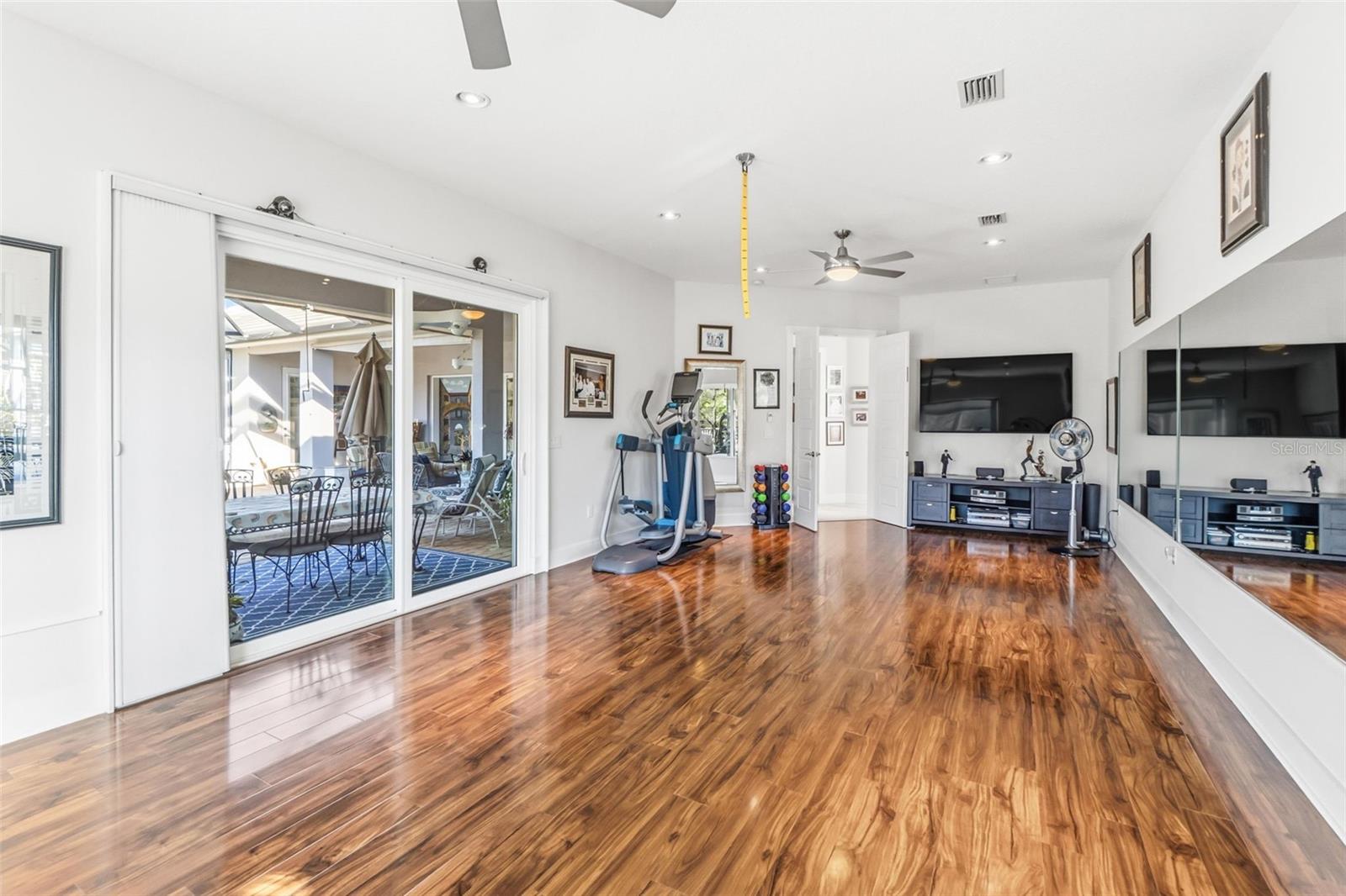 Image 16 of 49 For 14204 11th Terrace Ne