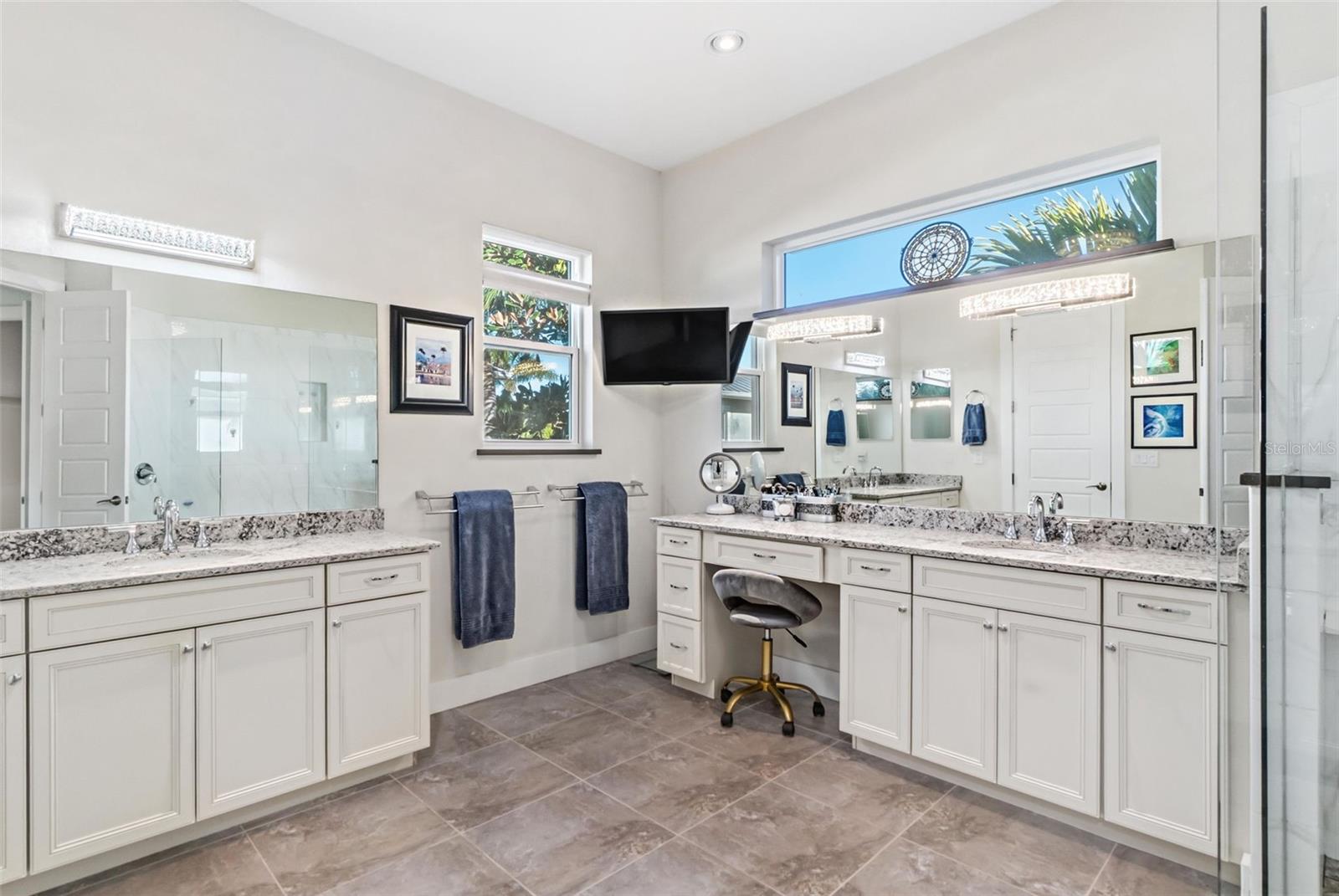 Image 21 of 49 For 14204 11th Terrace Ne