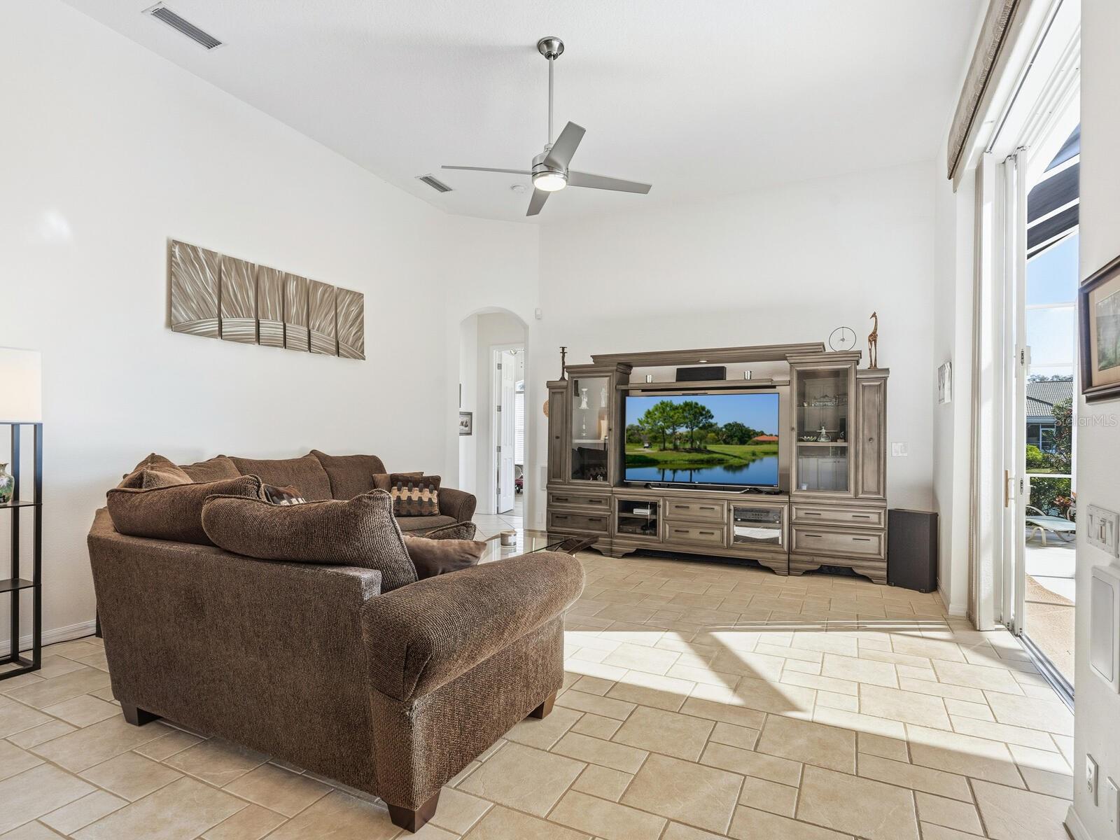 Image 17 of 100 For 7311 Westminster Court