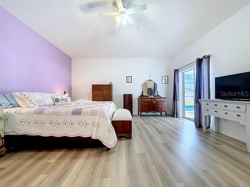 Image 13 of 35 For 2105 14th Street W