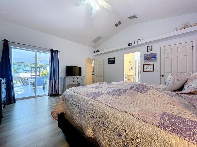 Image 14 of 35 For 2105 14th Street W