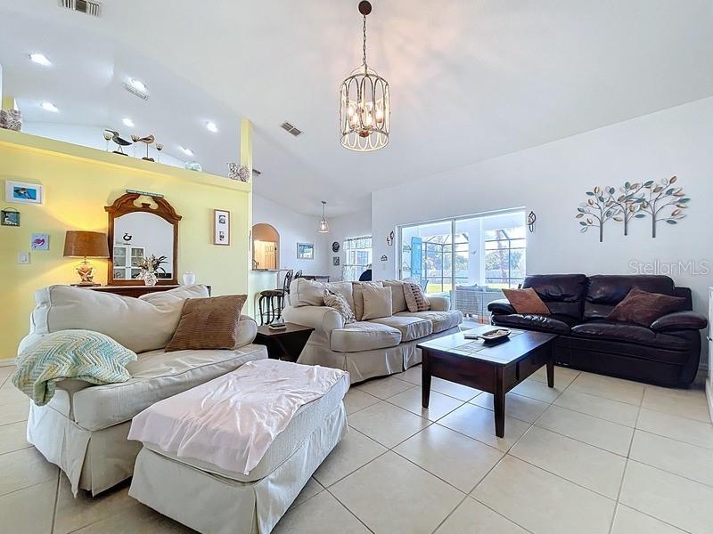 Image 6 of 35 For 2105 14th Street W