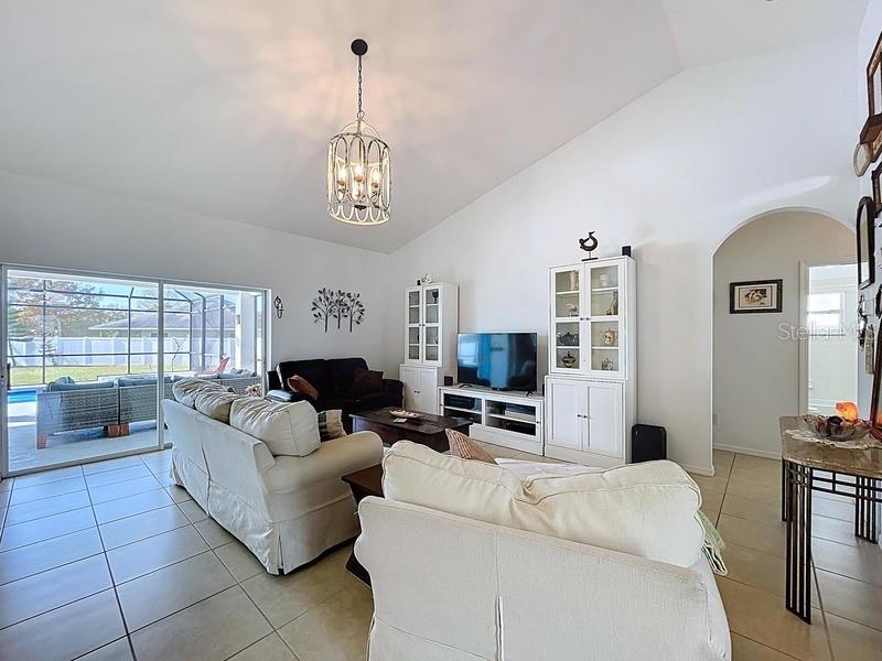 Image 7 of 35 For 2105 14th Street W