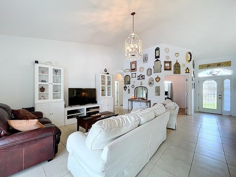 Image 8 of 35 For 2105 14th Street W