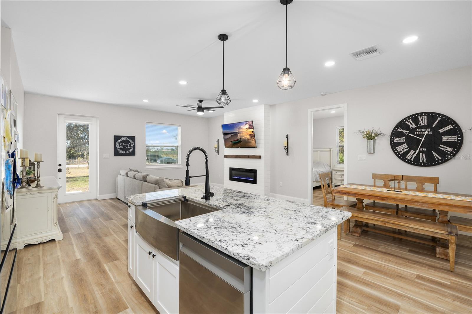 Image 10 of 31 For 33634 Washington Loop Road