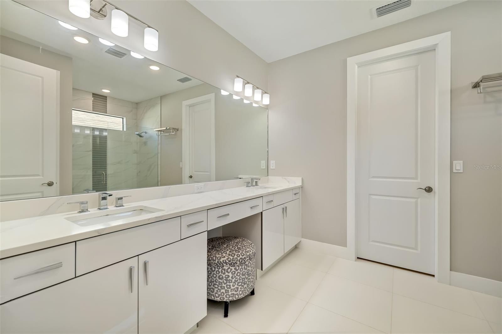 Image 30 of 62 For 5244 Barnett Circle