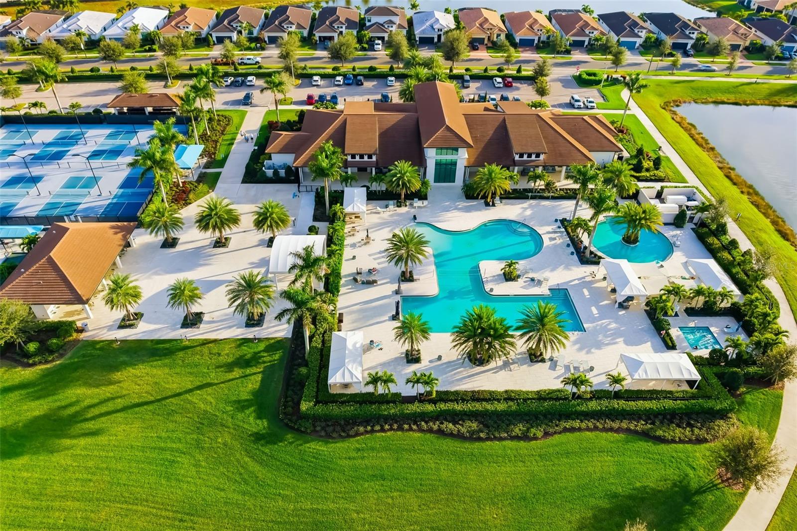 Image 40 of 62 For 5244 Barnett Circle