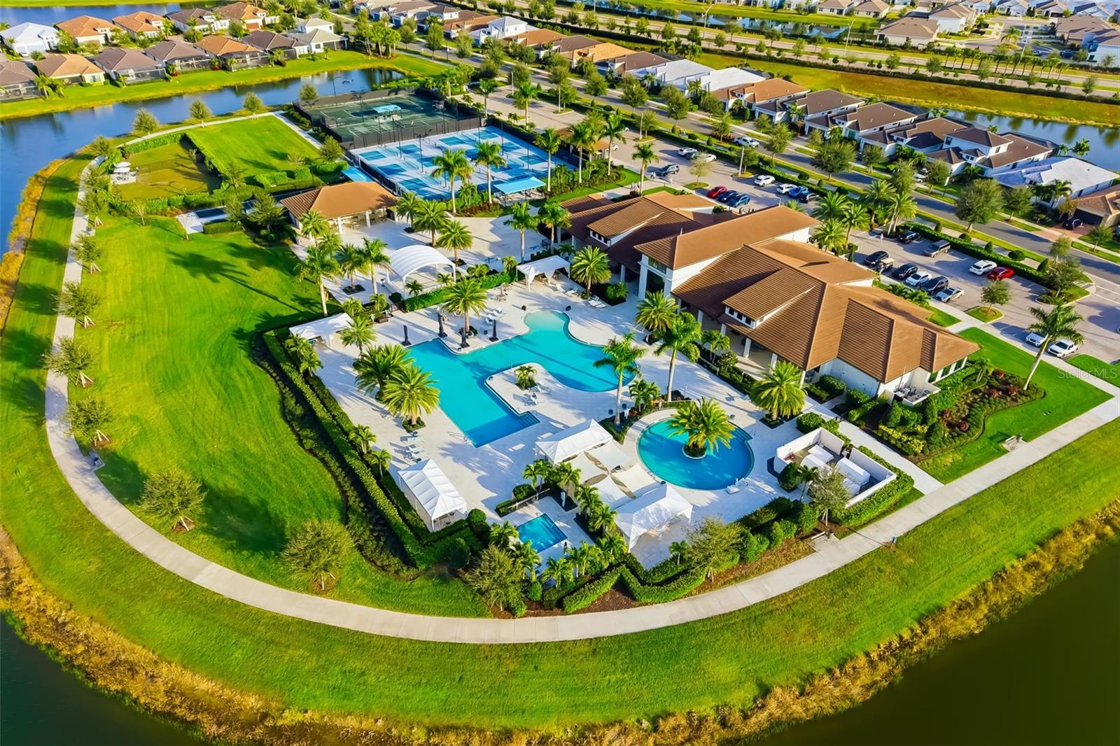 Image 41 of 62 For 5244 Barnett Circle