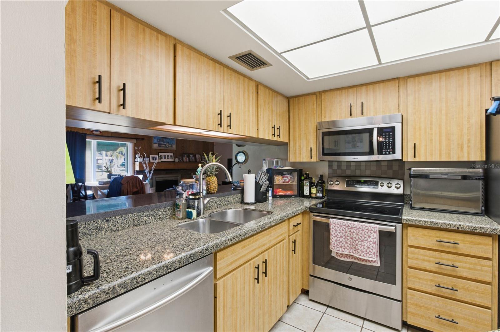 Image 13 of 33 For 1691 Fleetwood Drive