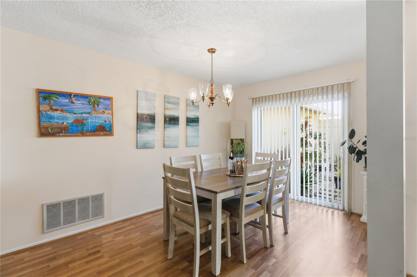 Image 8 of 33 For 1691 Fleetwood Drive