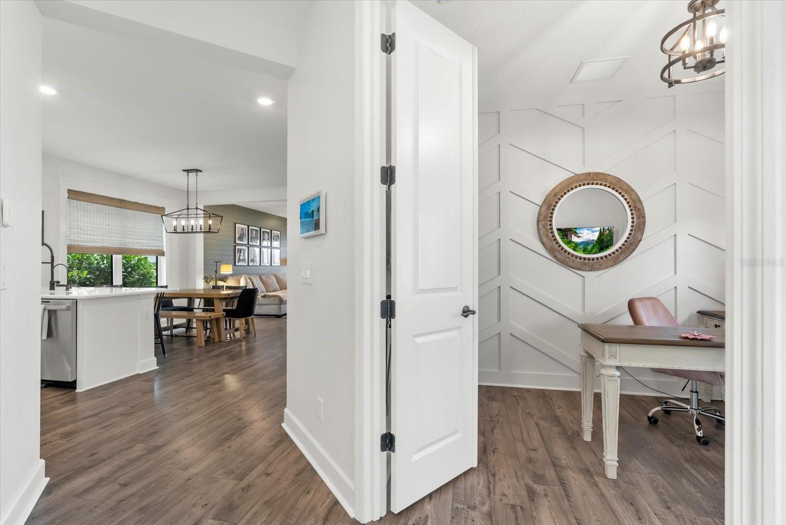 Image 25 of 34 For 16419 Paynes Mill Drive