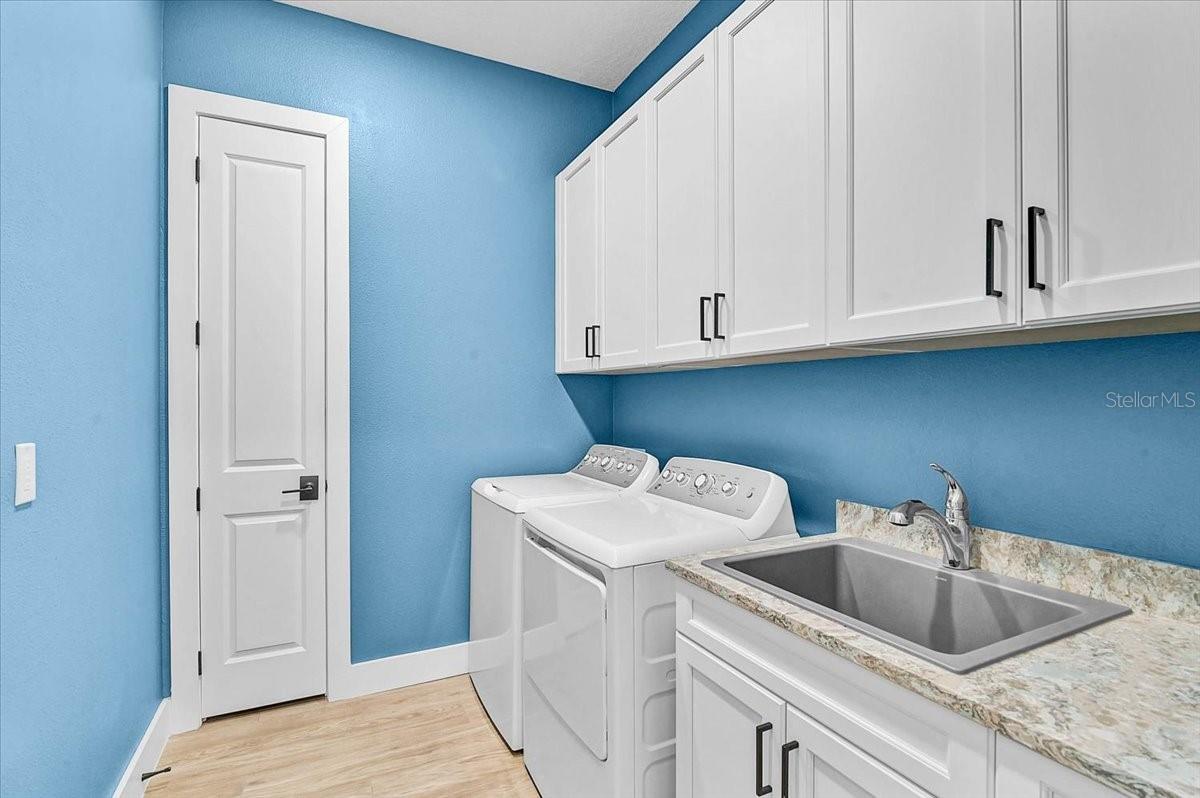 Image 28 of 48 For 4966 Kiva Circle