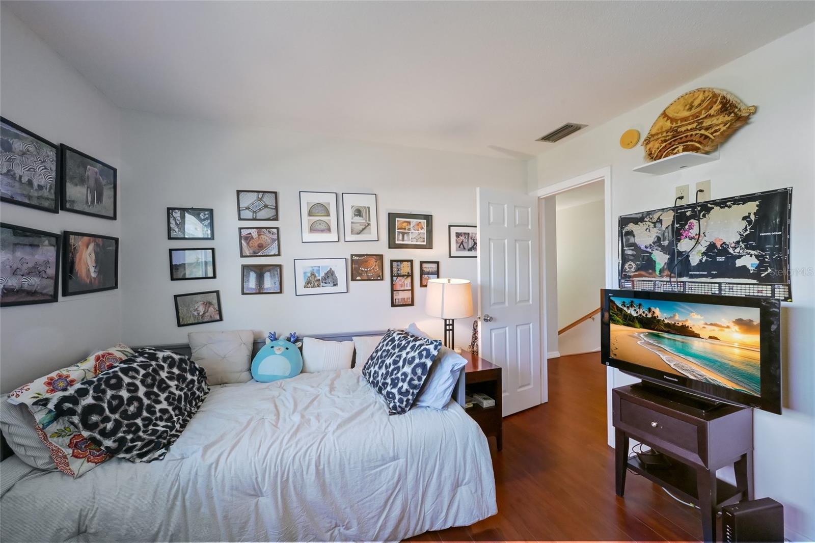 Image 24 of 43 For 535 Sutton Place