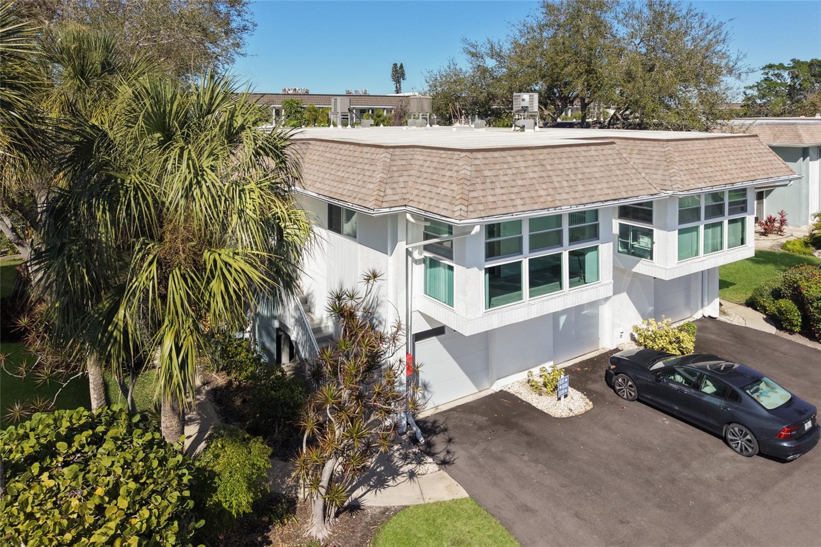 Image 29 of 43 For 535 Sutton Place