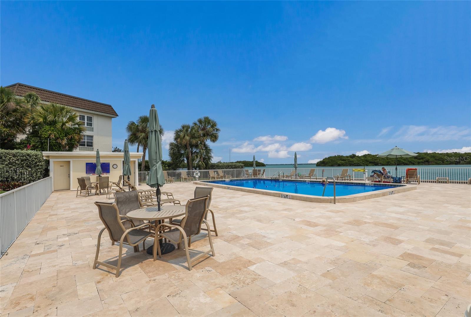 Image 32 of 43 For 535 Sutton Place