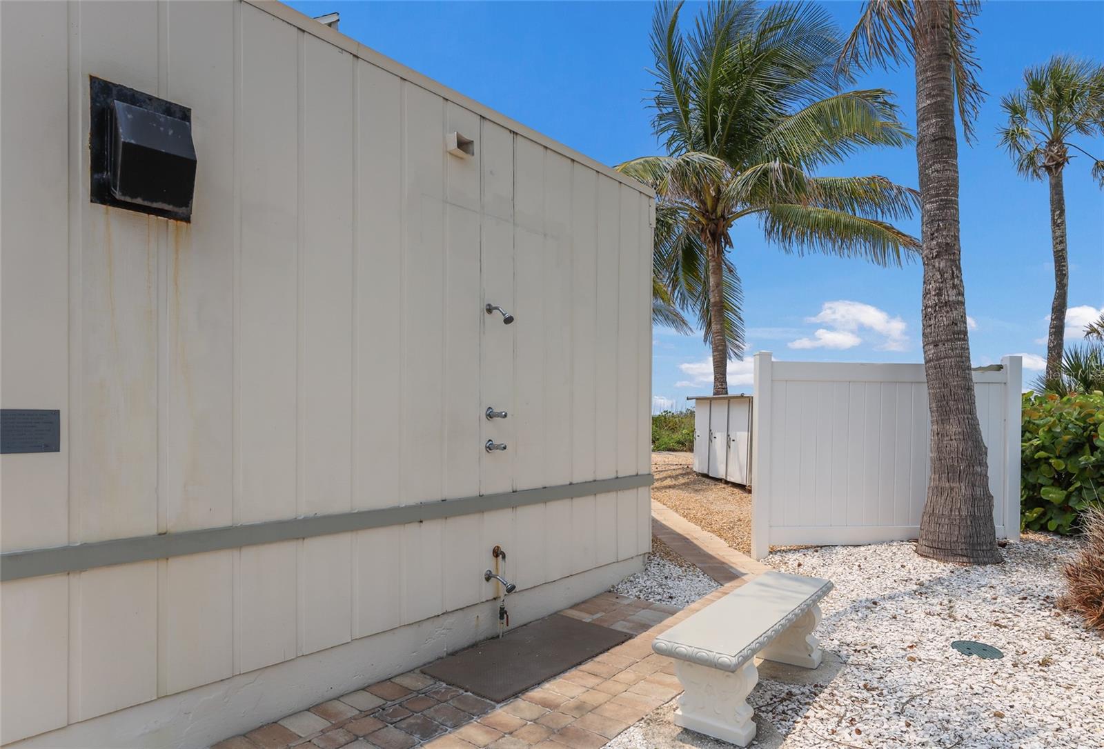 Image 35 of 43 For 535 Sutton Place