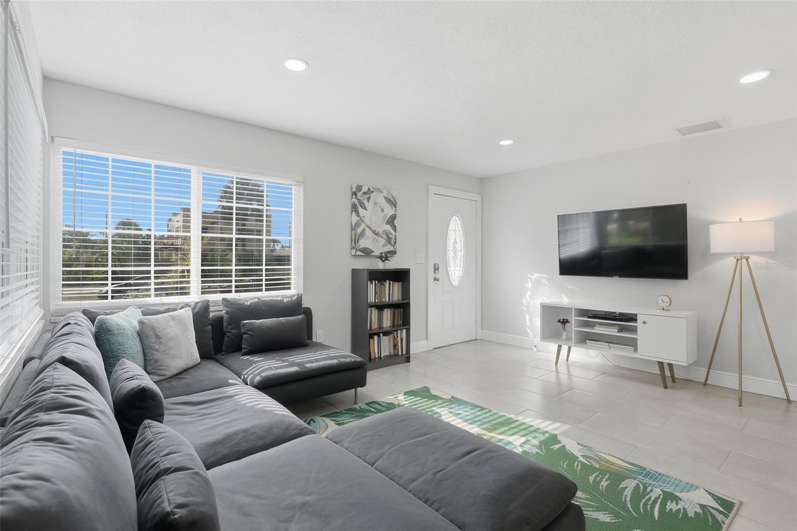 Image 25 of 44 For 6531 2nd Avenue S